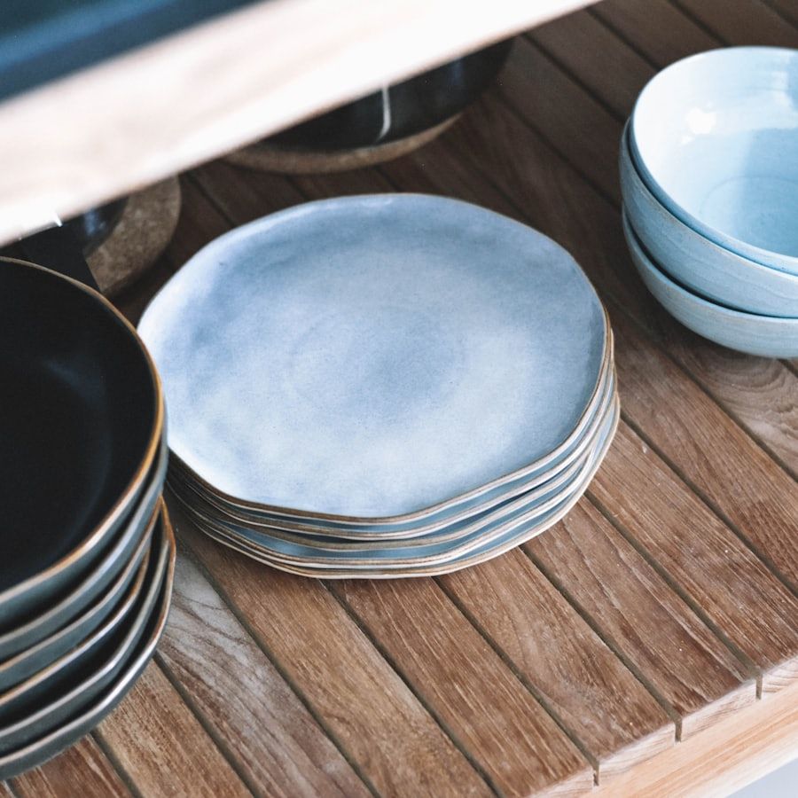 Stoneware plate set of 4