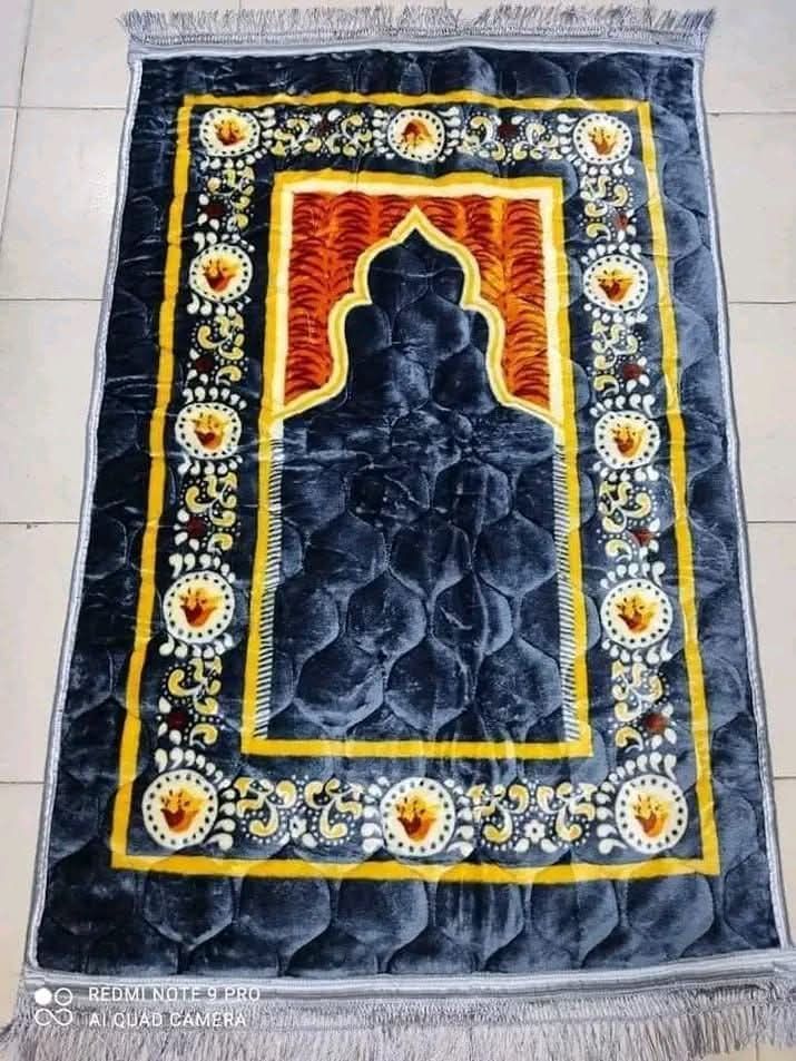 কম্বল জায়নামাজ এম্বুস